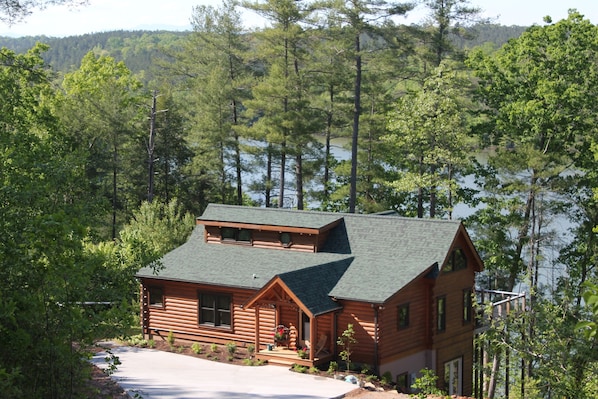 Welcoming View of Cabin and Lake