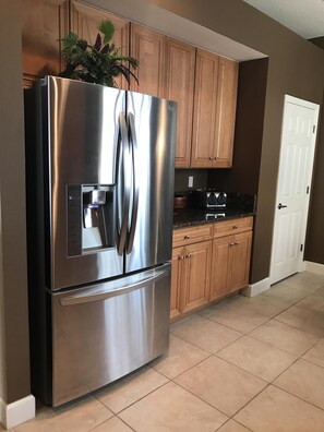 Large kitchen ready for vacation fun