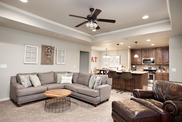 Wonderful open concept living room into kitchen/dinning room.