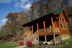 Bear Foot Cabin in the fall. Private fire-pit and pavilion just steps away.