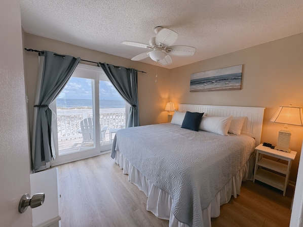 Main bedroom Gulf Side Overlooking Beach