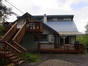 Knudson Cove Retreat
Apt B downstairs unit
Apt B Downstairs, 3 BR Apt