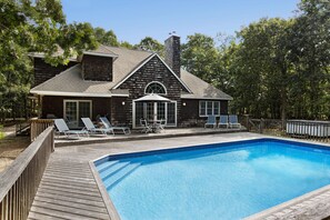 Pool & Deck
