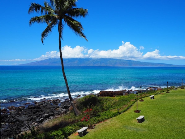 Such a gorgeous view from your private lanai. Relax and enjoy the beauty of Maui