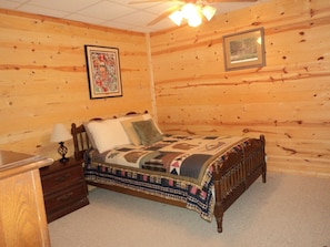 Guest Room. Basement.
Full size Bed.