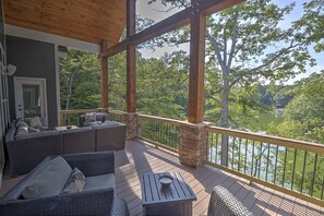 Rear Deck overlooking Lake