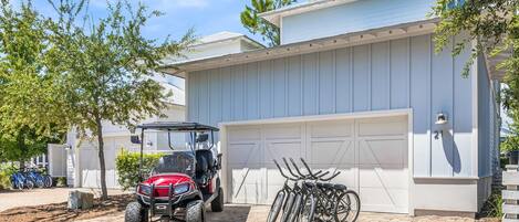 6 Seater Golf Cart and 4 Bikes!