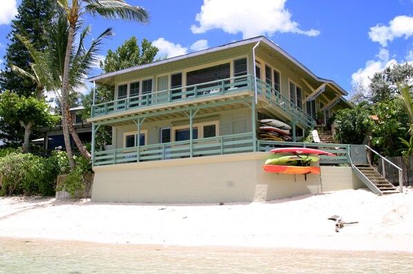 Living room in on the upper level and the Surfer's is on the lower deck