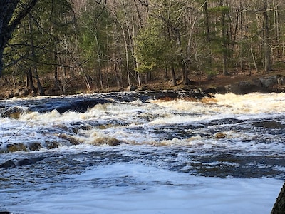 Up North Cabin Retreat - Rivers, Lakes, ATV/Snowmobile Trails Await Your Arrival