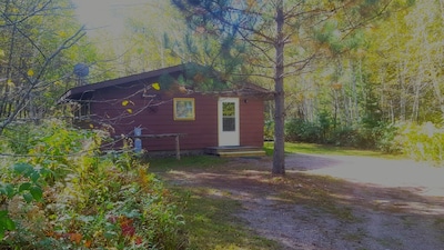 Up North Cabin Retreat - Rivers, Lakes, ATV/Snowmobile Trails Await Your Arrival