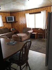 Up North Cabin Retreat - Rivers, Lakes, ATV/Snowmobile Trails Await Your Arrival