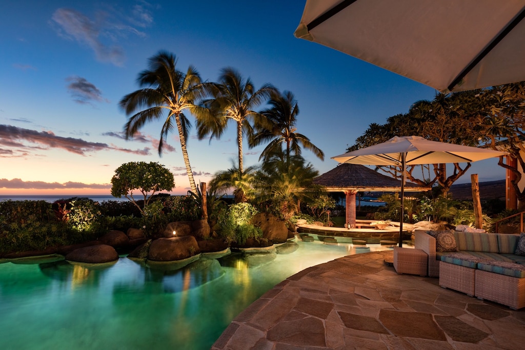 This Airbnb in Hawaii island comes with a gorgeous rock pool