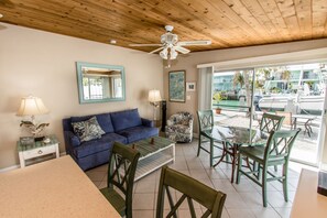 Breakfast Bar & Living Room