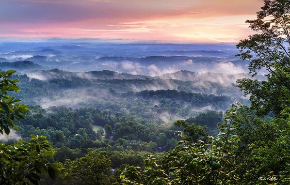 Pigeon Forge Cabin with a View "Old Glory" - Panoramic Mountain Views