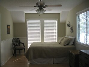 Master Suite #2, shared full bath, cable TV, closet, queen bed, Lakeview