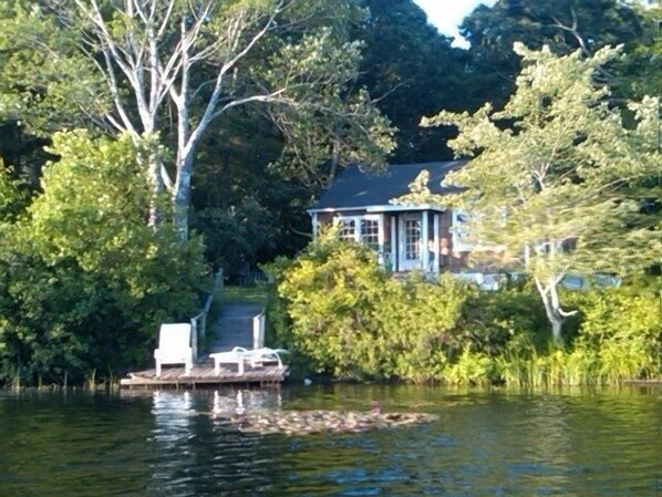 85 acres of fresh water at your door + 135 acre reserve.  Secluded and private.
