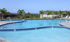 The beautiful pool and jacuzzi