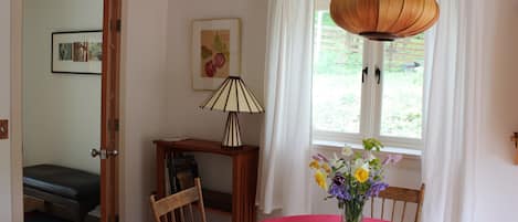 Entrance vestibule and dining table