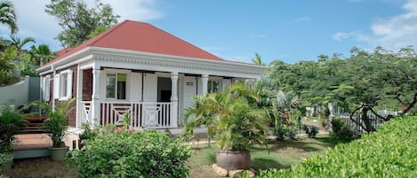 Villa IXORA