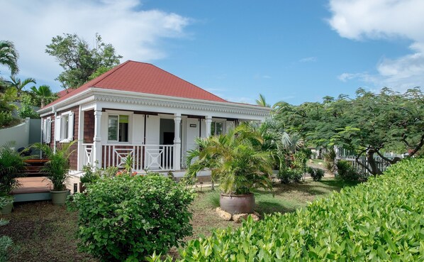 Villa IXORA