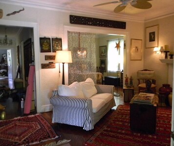 Beautiful Cozy Bedroom In Great B&B  Historic Home ~ Close To The City Center 