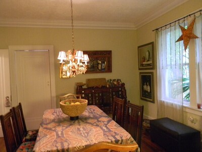 Beautiful Cozy Bedroom In Great B&B  Historic Home ~ Close To The City Center 