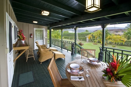 Umetsu Cottage Lanai