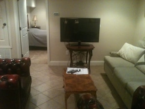 Living Room w 43'' DISH TV