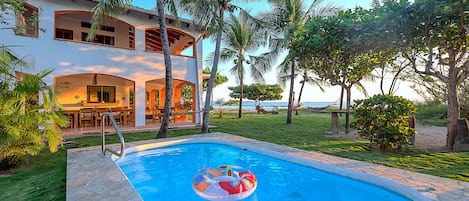 Villa Olivia:  Playa Grande, Costa Rica