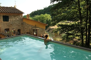 Piscina con acqua salata