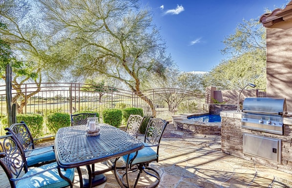 Patio dining, BBQ and golf course view