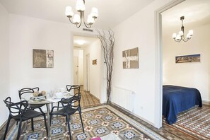 Dining area and view entryhall and Master bedroom