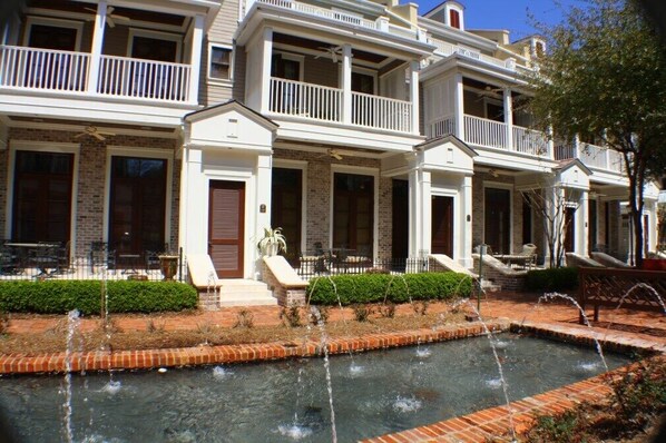 Courtyard at Le Jardin