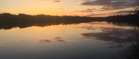 West facing lakefront lot makes for ideal sunsets.