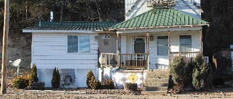 Street view of cabin