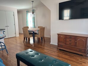 Smart TV with Fios app for premium TV channels.