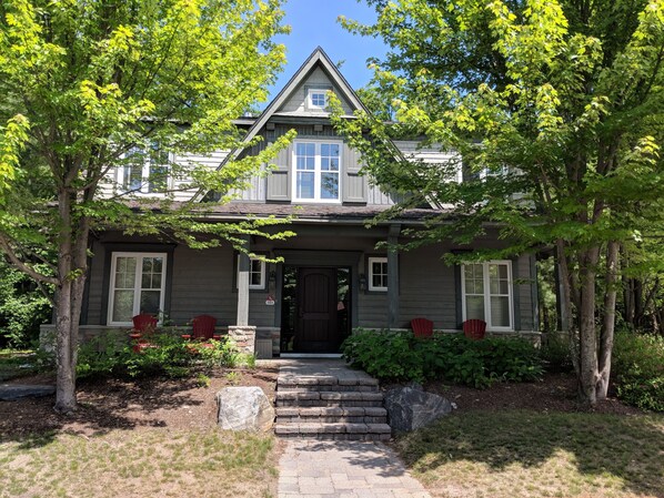 301 Glen Abby Way