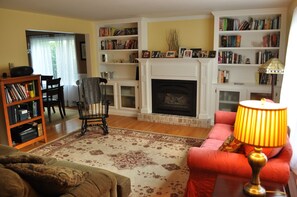 Living room is updated with new paint.