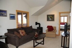 Living Room with Fireplace and Flat Screen 