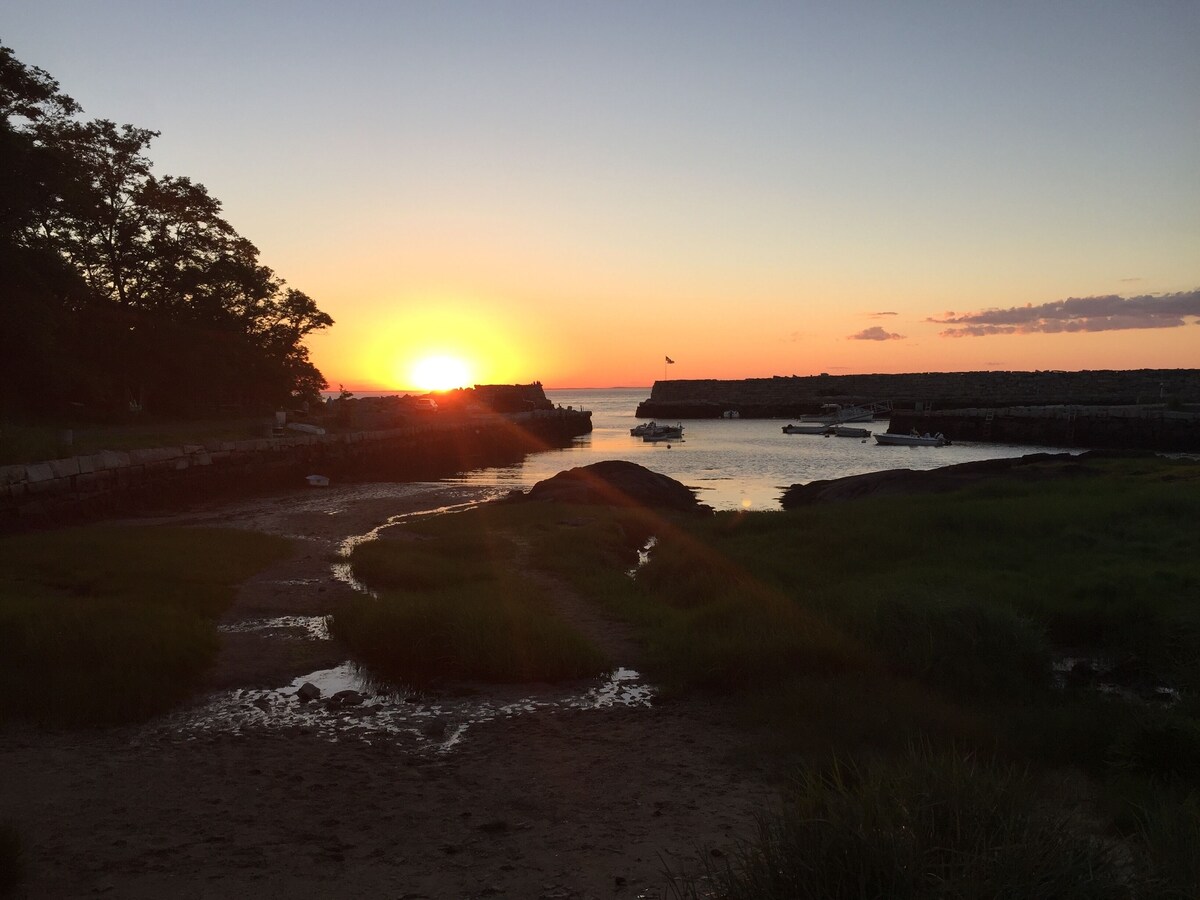 Large, open floor plan. Water views of Lanes Cove. Walk to Plum Cove beach.