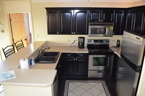Full kitchen