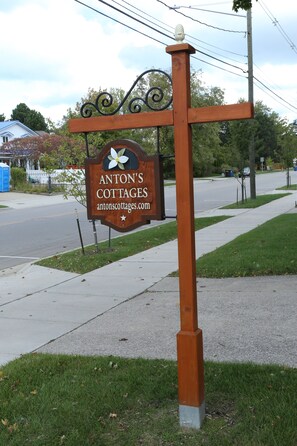 DRIVEWAY ENTRANCE TO COTTAGES