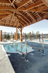 Canyon Ridge - Outdoor Hot Tub - 4 Bedroom, 2 Bathroom Condo