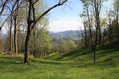 JEWEL IN THE SKYE - Union Cross Between the Blue Ridge and Appalachian Lifestyle