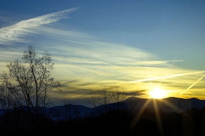 JEWEL IN THE SKYE - Union Cross Between the Blue Ridge and Appalachian Lifestyle