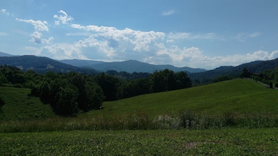 JEWEL IN THE SKYE - Union Cross Between the Blue Ridge and Appalachian Lifestyle