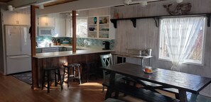Kitchen & Dining area