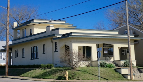 McGregor House exterior - from NW