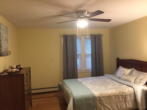 Bedroom with Queen
