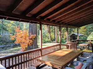 Large covered front porch overlooking the Salmon River.